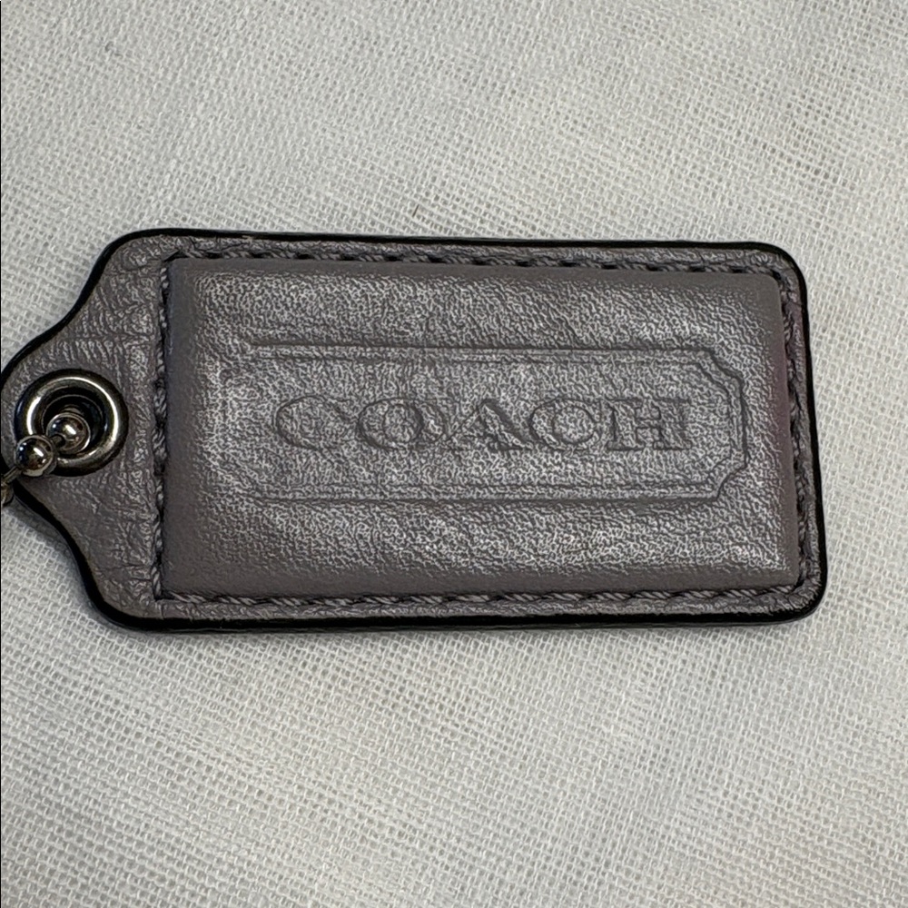 Coach Hangtag Gray 21/2" - Picture 2 of 3